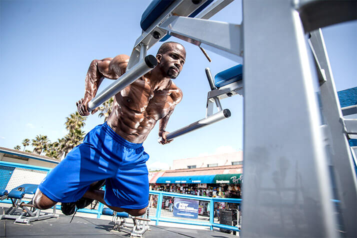 Exercice dips pour les triceps